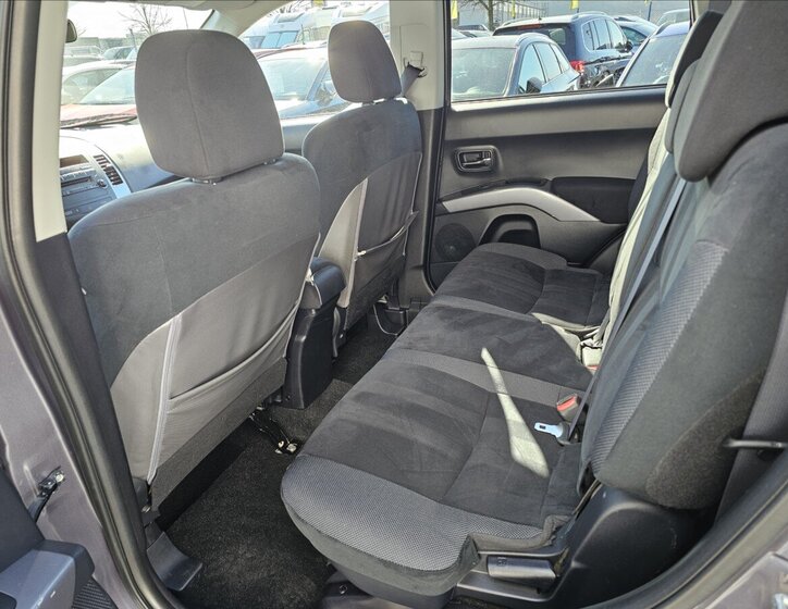 Mitsubishi Outlander SUV / Terénní 2,2 l 115 kw