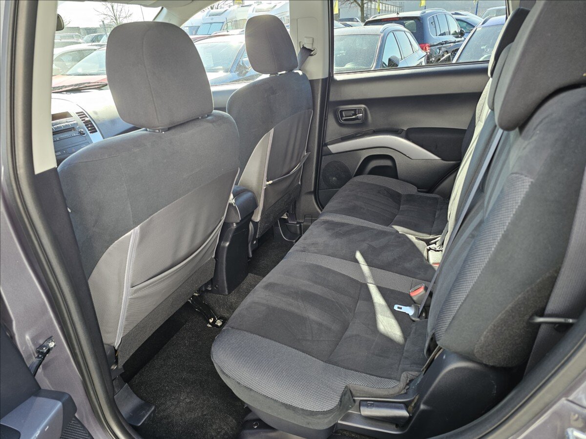 Mitsubishi Outlander SUV / Terénní 2,2 l 115 kw