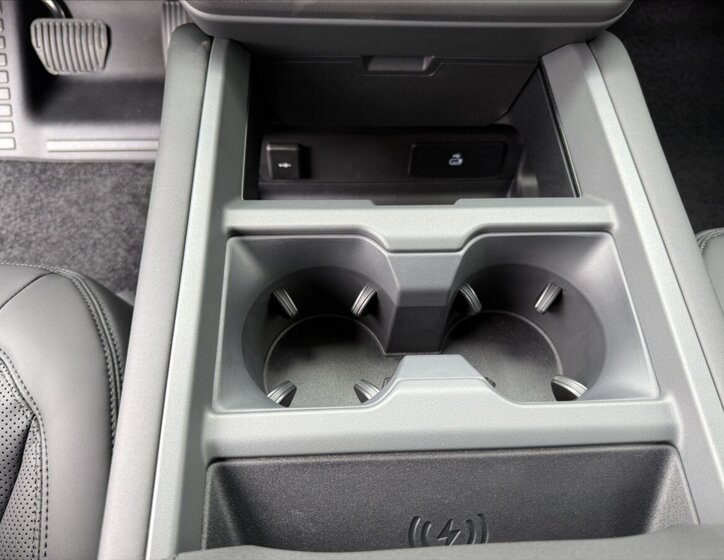 Land Rover Defender SUV / Terénní 3,0 l 184 kw