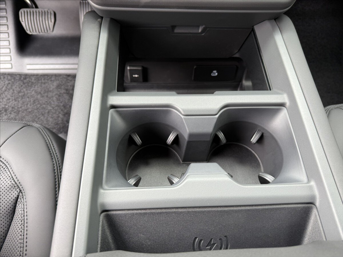 Land Rover Defender SUV / Terénní 3,0 l 184 kw