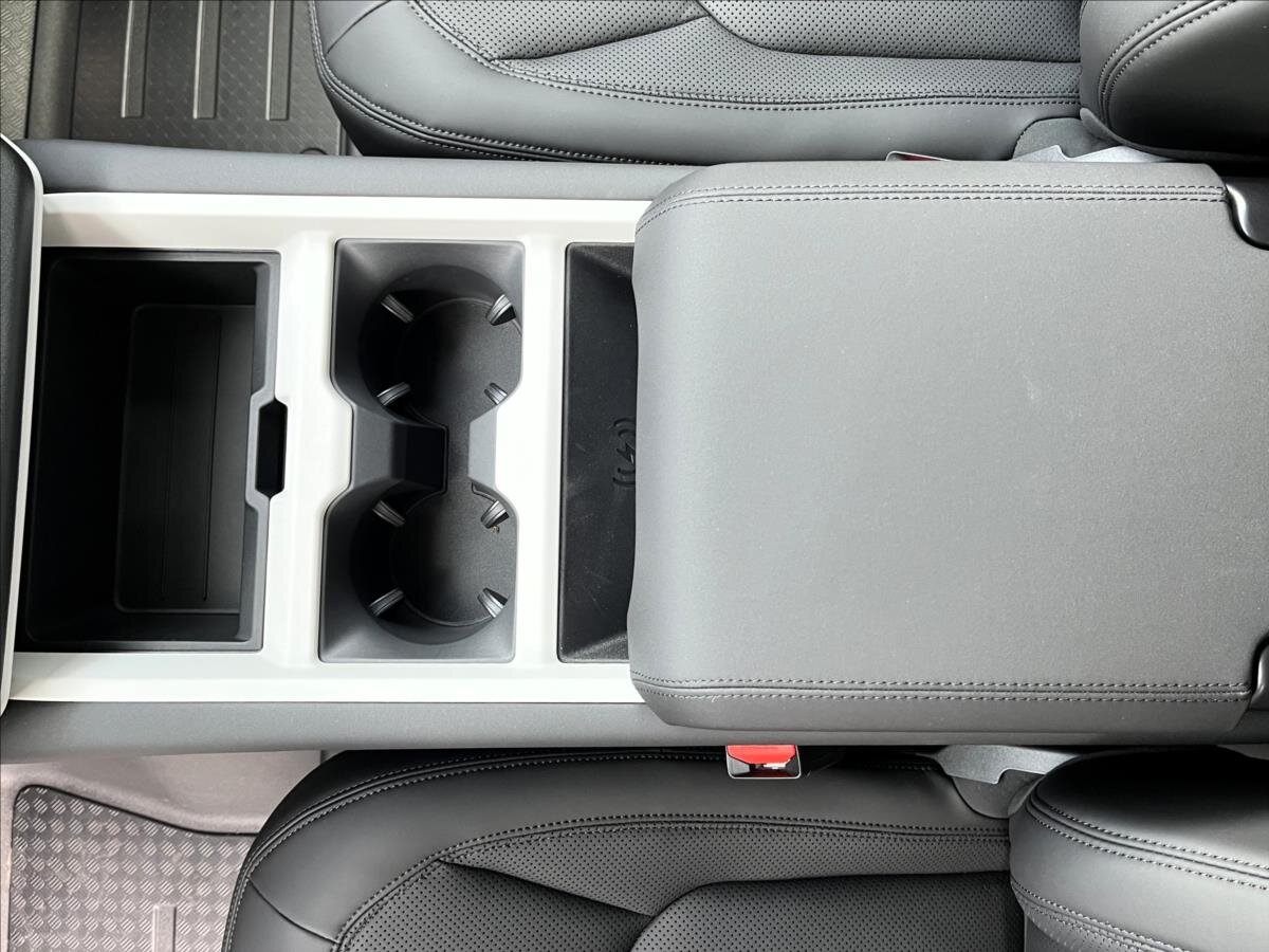 Land Rover Defender SUV 3,0 l 147 kw