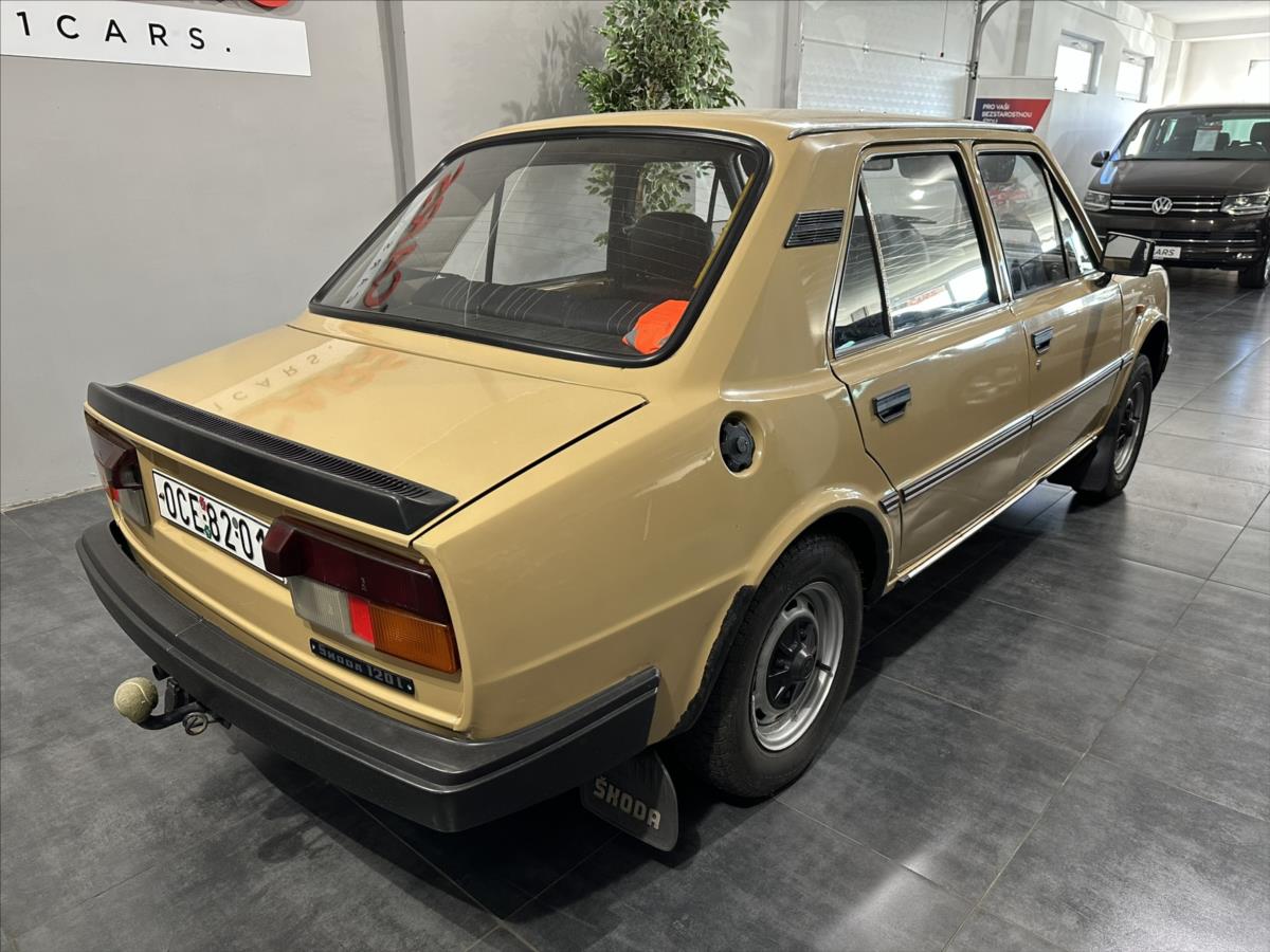 Škoda 120