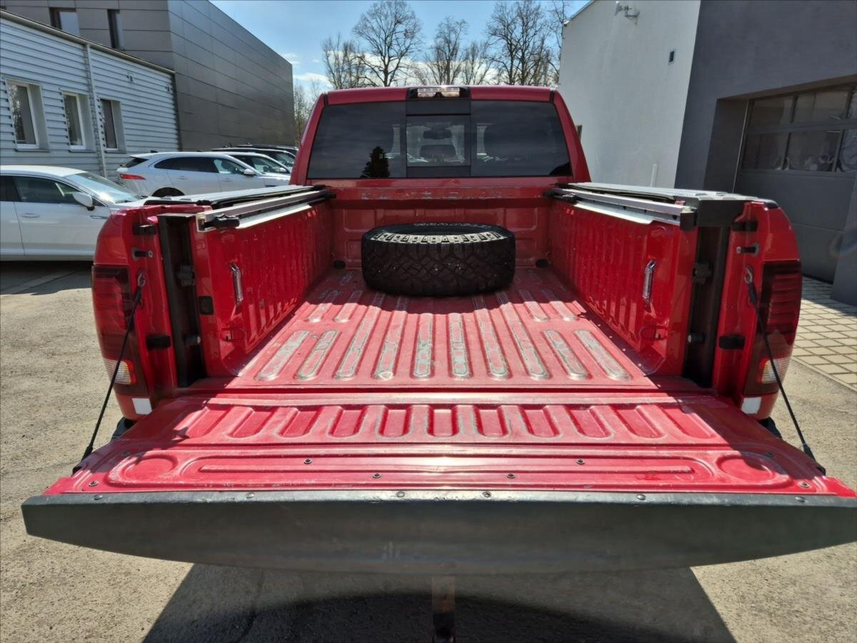 Dodge RAM Pick-up 6,4 l 306 kw