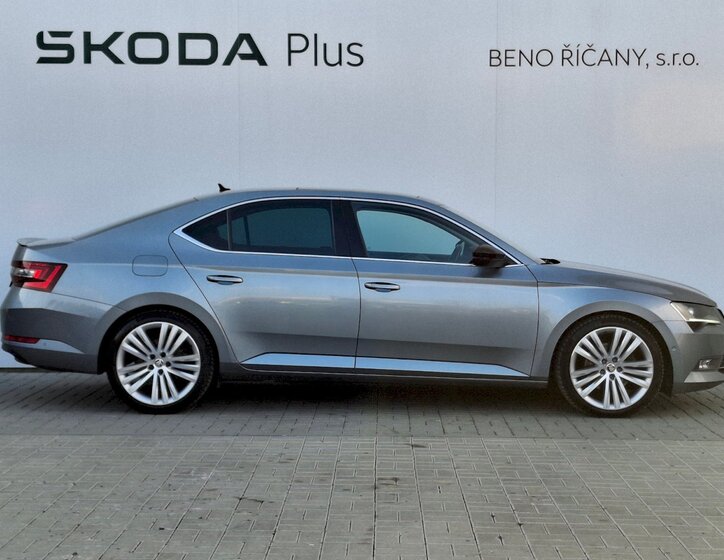 Škoda Superb Sedan / Limuzína 2,0 l 140 kw