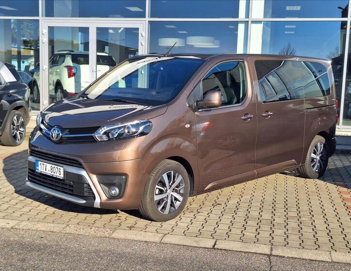 Toyota ProAce Verso 1