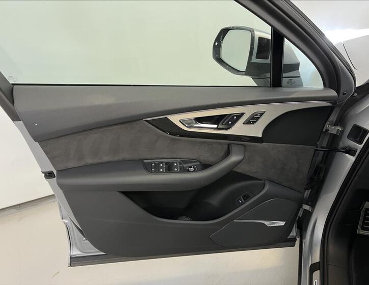 Audi Q7 28