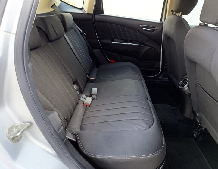 Lancia Delta Hatchback 1,6 l 88 kw