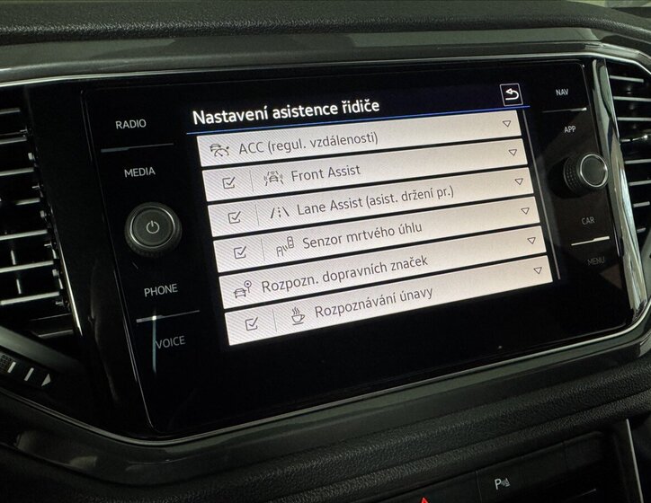 Volkswagen T-Roc SUV 1,5 l 110 kw