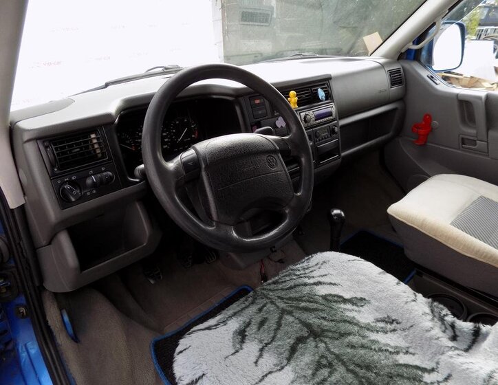 Volkswagen Multivan 13