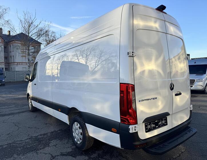 Mercedes-Benz Sprinter 3