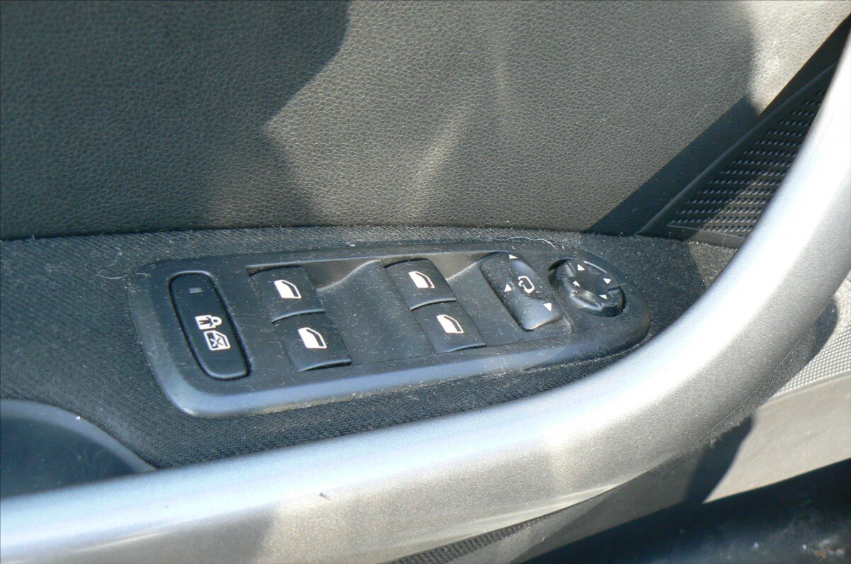 Peugeot 308 Kombi 1,6 l 68 kw