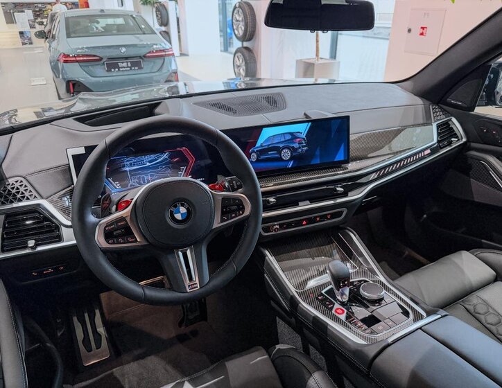 BMW X5 SUV / Terénní 4,4 l 460 kw