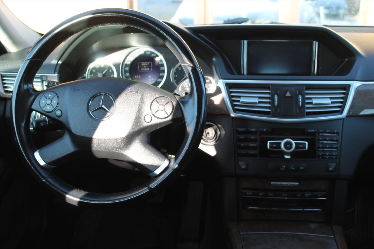 Mercedes-Benz Třídy E Kombi 2,1 l 125 kw