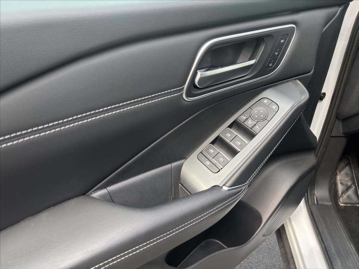 Nissan Qashqai SUV / Terénní 1,3 l 116 kw