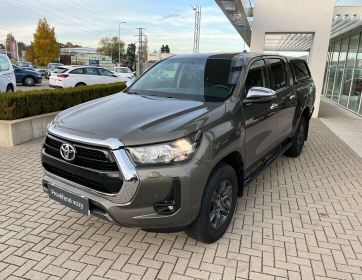 Toyota Hilux 2