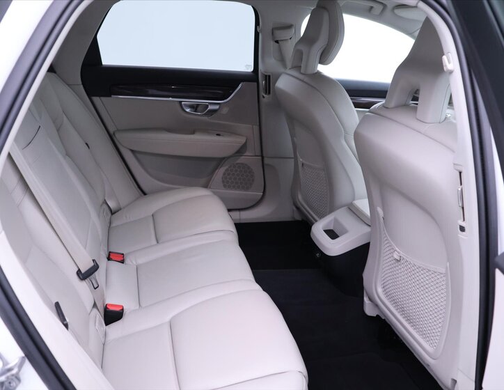 Volvo V90 Kombi 2,0 l 140 kw