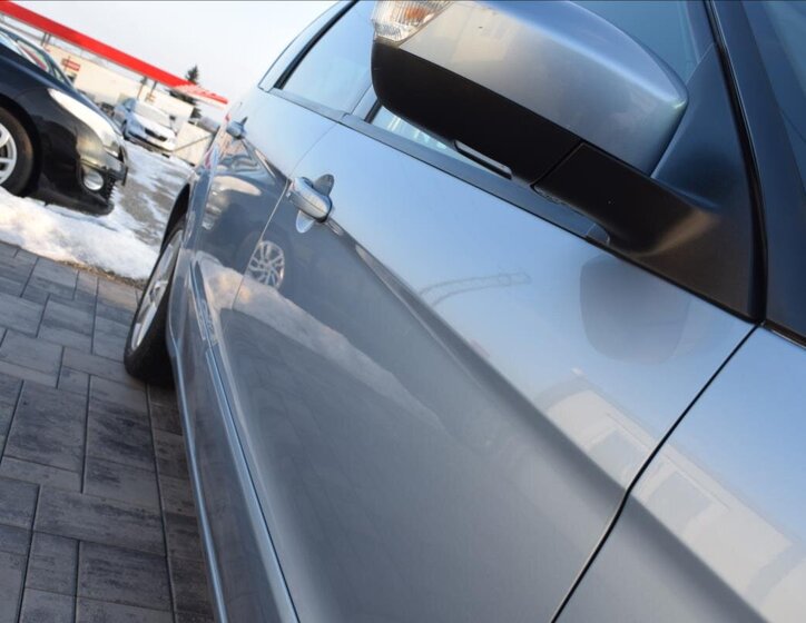 Ford S-MAX MPV 2,0 l 107 kw