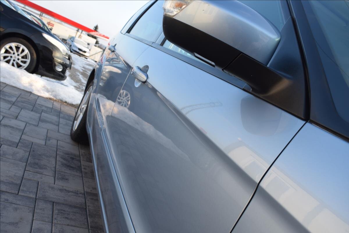 Ford S-MAX MPV 2,0 l 107 kw