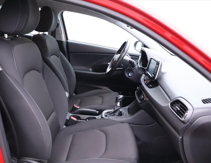 Hyundai i30 Liftback 1,6 l 100 kw