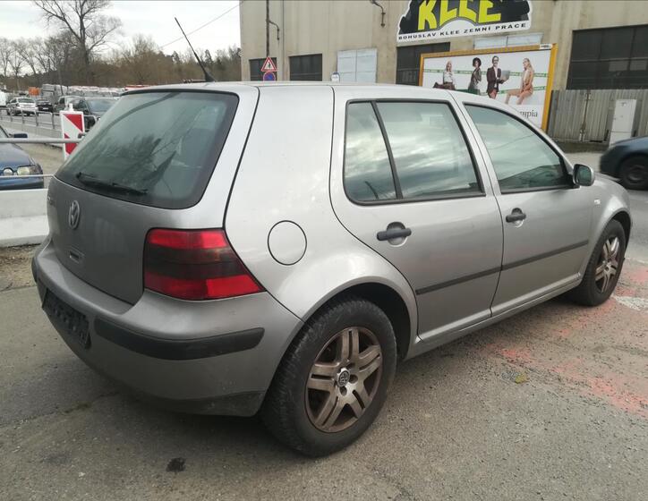 Volkswagen Golf 13