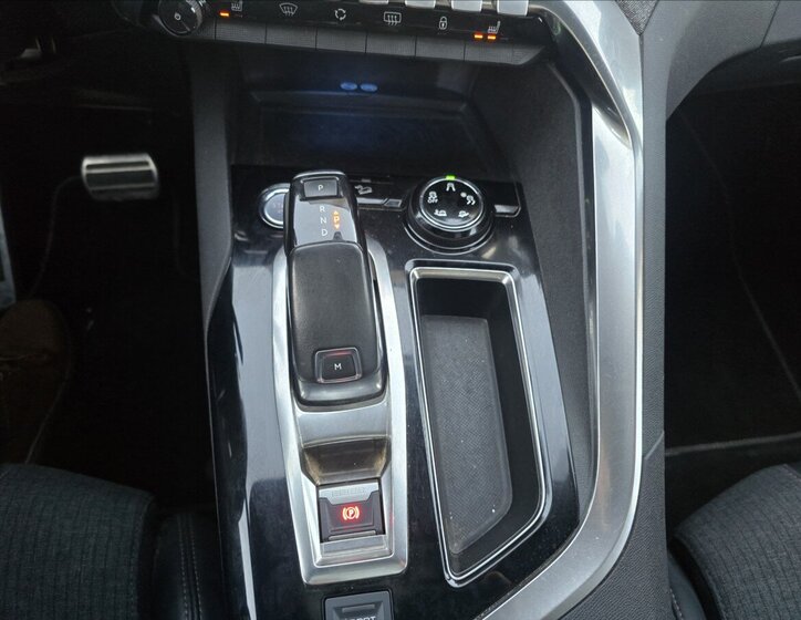 Peugeot 5008 SUV / Terénní 1,6 l 88 kw