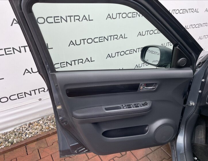 Suzuki Swift Hatchback 1,3 l 67 kw