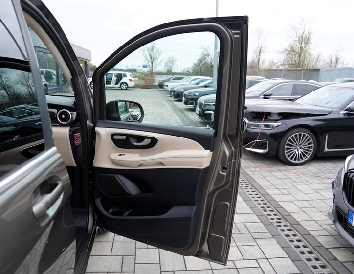 Mercedes-Benz Třídy V MPV 2,1 l 140 kw