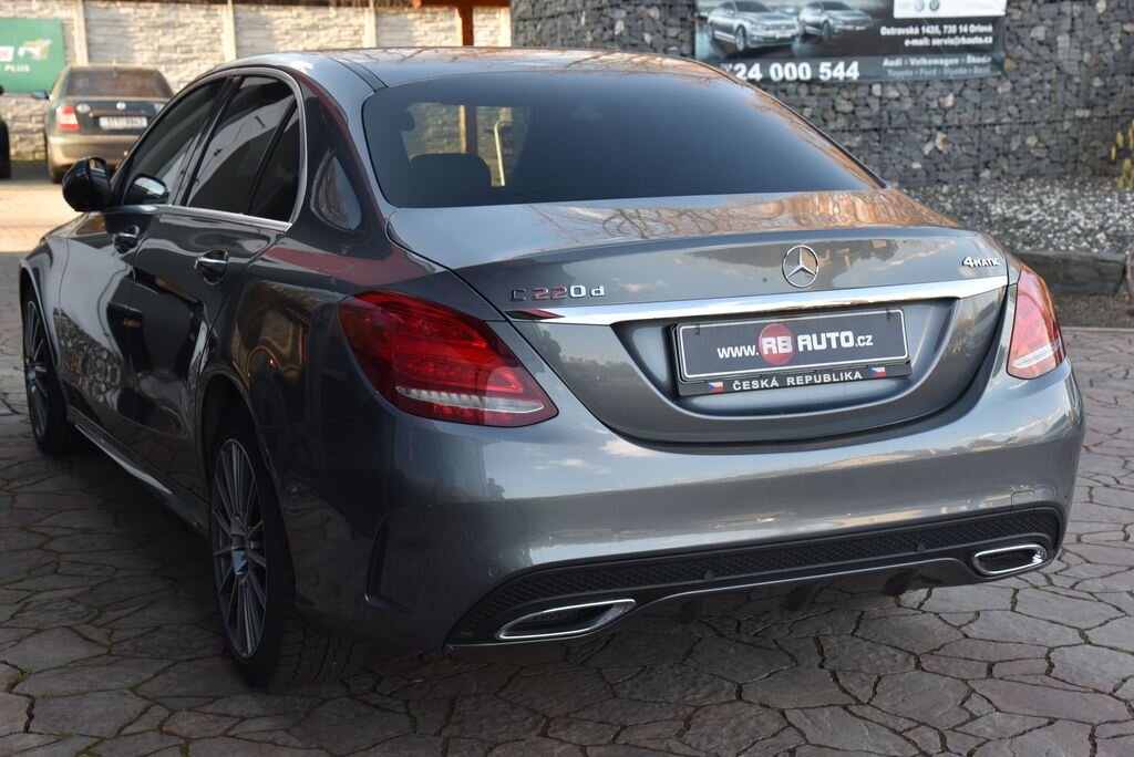 Mercedes-Benz Třídy C Sedan / Limuzína 2,1 l 125 kw