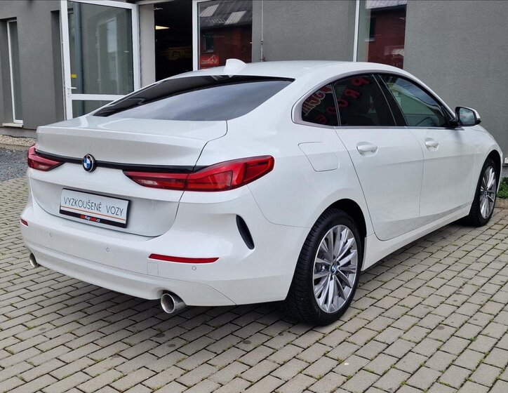 BMW Řada 2 Sedan / Limuzína 2,0 l 110 kw