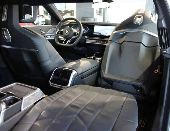 BMW Řada 7 Ostatní 3,0 l 210 kw