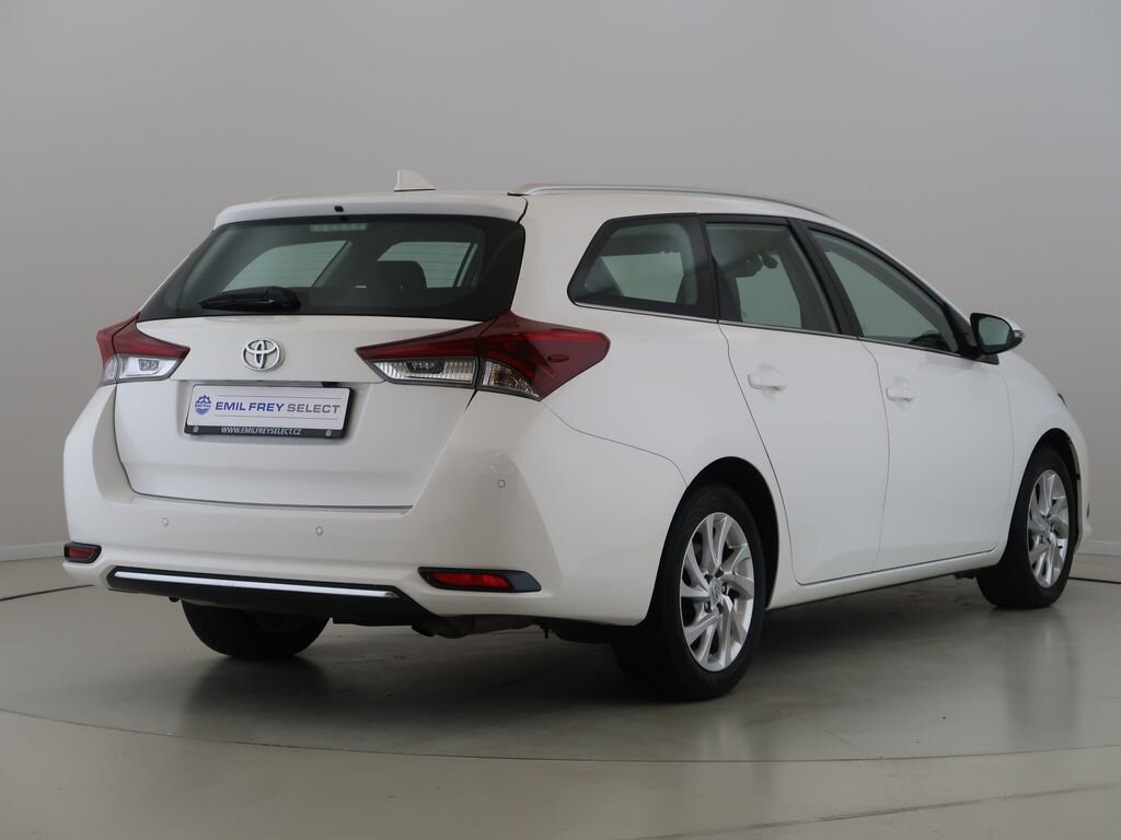 Toyota Auris Kombi 1,6 l 97 kw