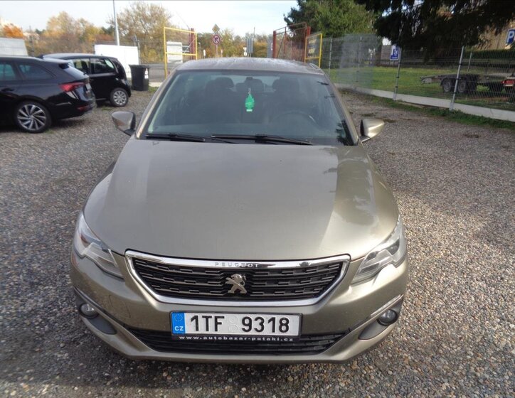 Peugeot 301 Sedan 1,6 l 73 kw