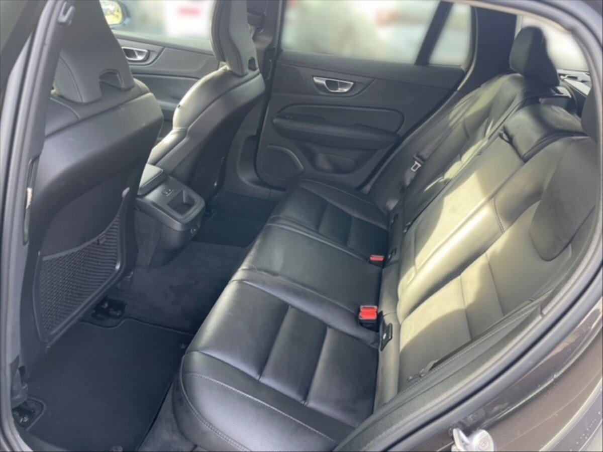 Volvo V60 Kombi 2,0 l 145 kw