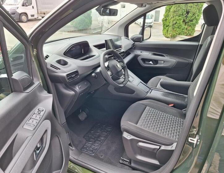Peugeot Rifter 18
