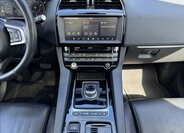Jaguar F-Pace SUV / Terénní 2,0 l 184 kw