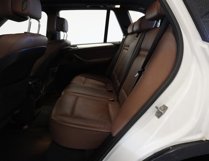 BMW X5 SUV 3,0 l 180 kw