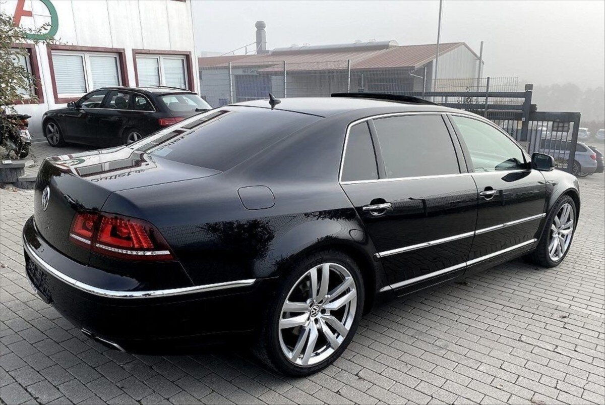 Volkswagen Phaeton Sedan / Limuzína 0,0 0