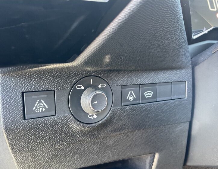 DS Automobiles DS7 Crossback Kombi 2,0 l 130 kw