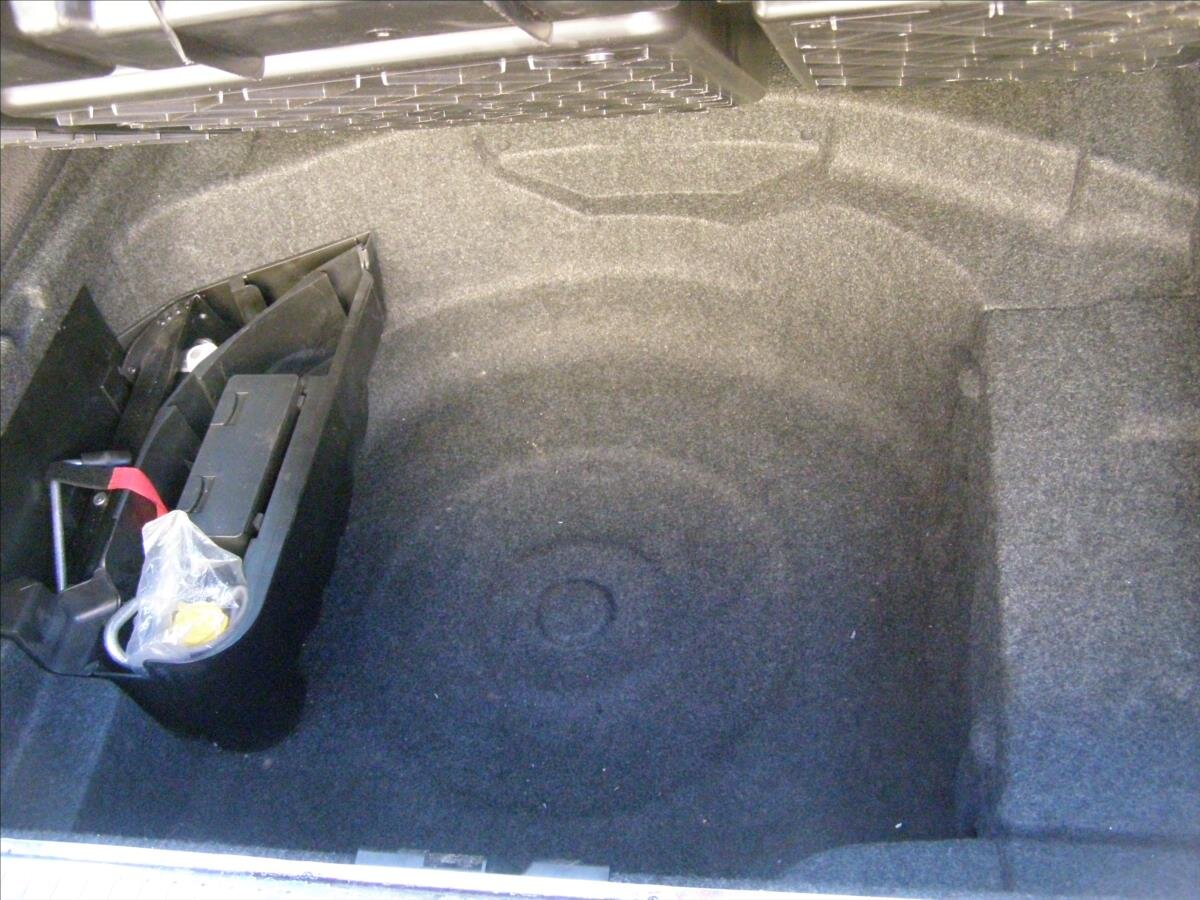 Mercedes-Benz Třídy E Kombi 2,1 l 110 kw