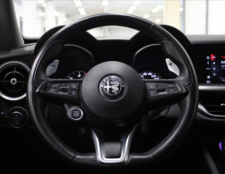 Alfa Romeo Stelvio SUV / Terénní 2,1 l 140 kw