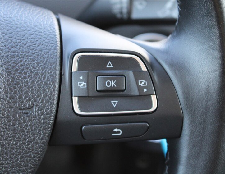 Volkswagen Passat Kombi 1,6 l 77 kw