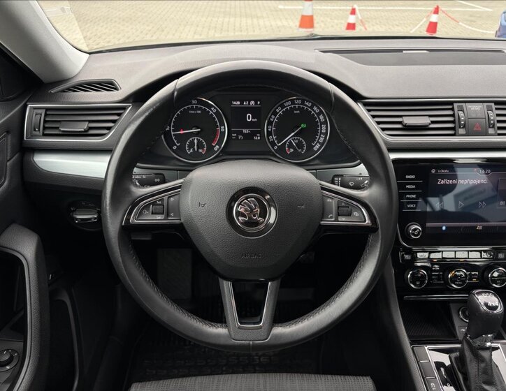 Škoda Superb Sedan / Limuzína 2,0 l 140 kw