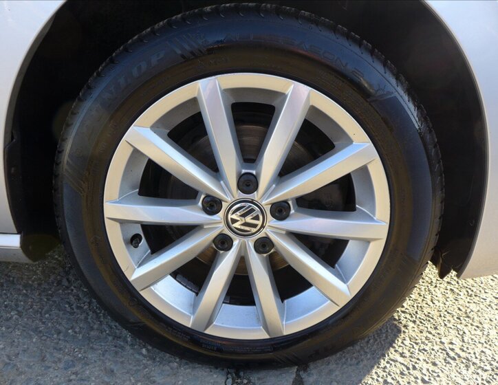 Volkswagen Golf Sportsvan Kombi 1,2 l 63 kw