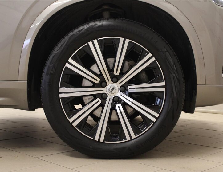 Volvo XC90 SUV / Terénní 2,0 l 173 kw