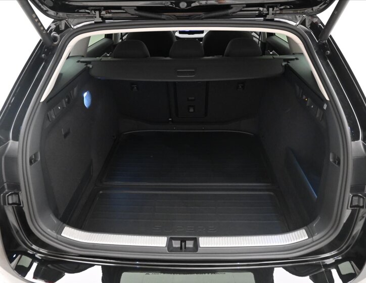 Škoda Superb Kombi 1,5 l 110 kw