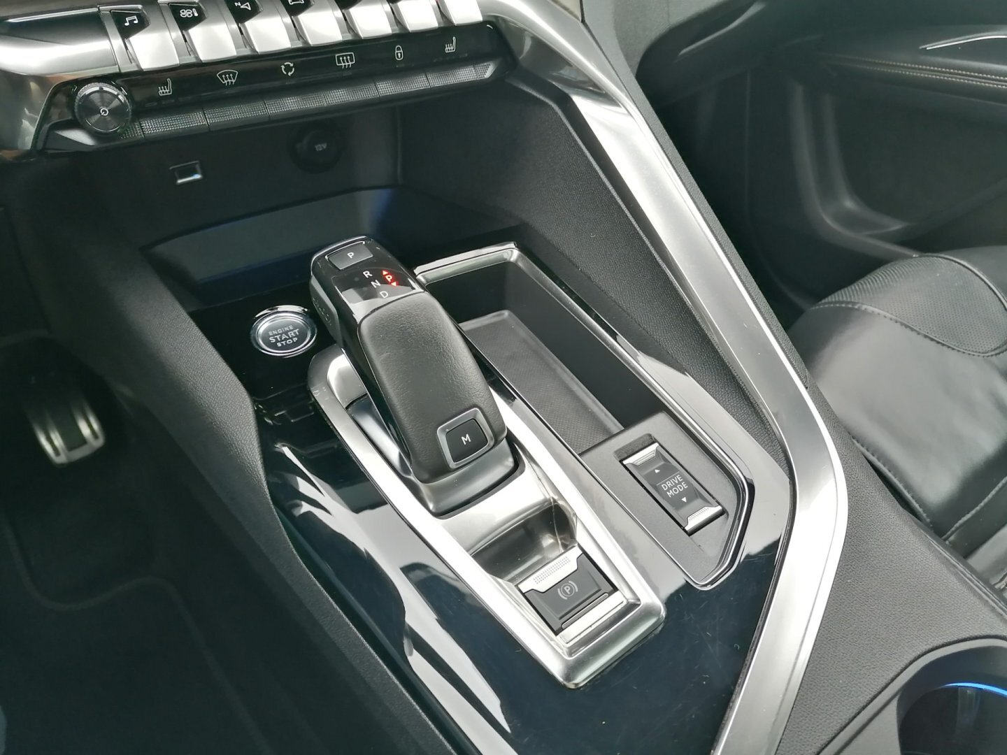 Peugeot 5008 SUV 1,5 l 96 kw