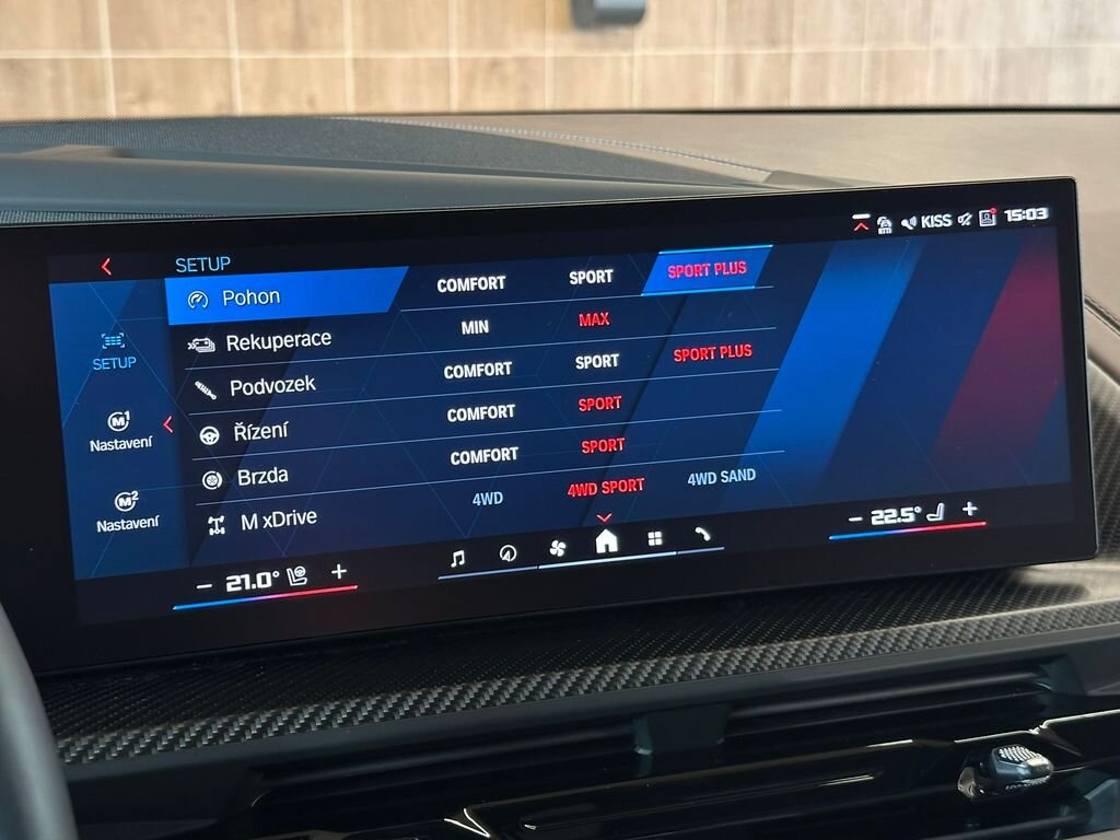 BMW XM SUV / Terénní 4,4 l 480 kw