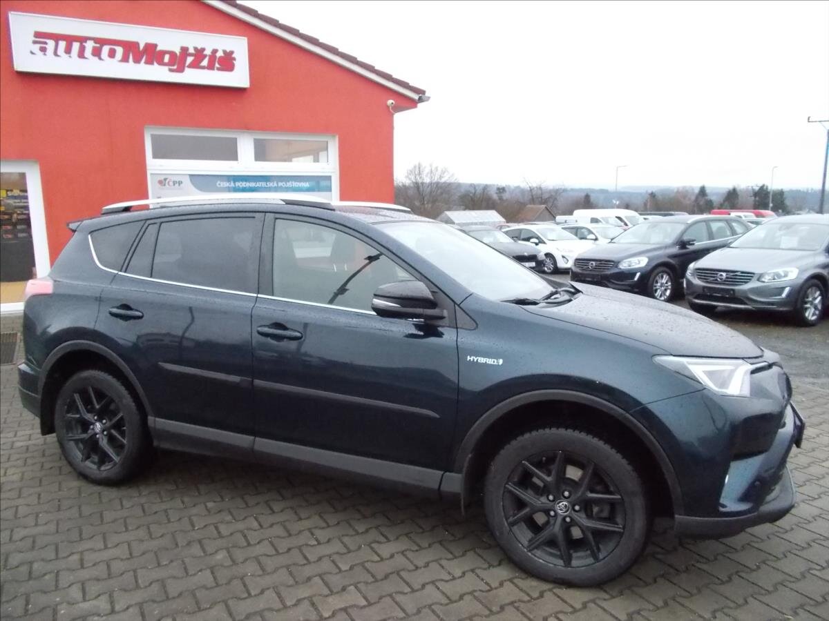 Toyota RAV4 SUV / Terénní 2,5 l 114 kw