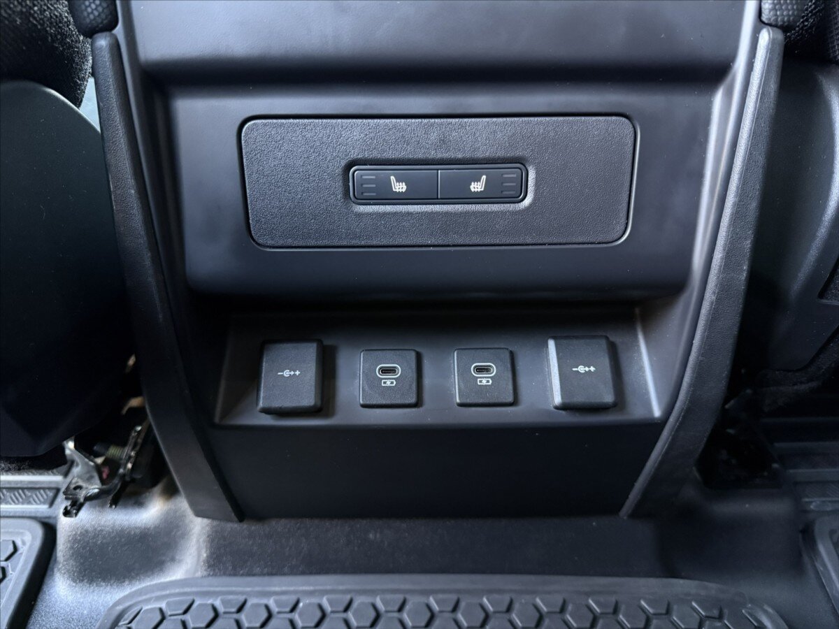 Land Rover Defender SUV / Terénní 3,0 l 183 kw