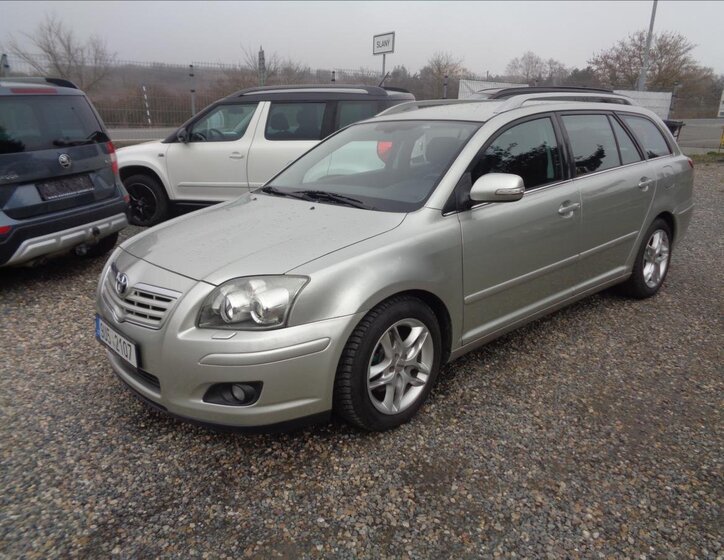 Toyota Avensis Kombi 2,0 l 108 kw